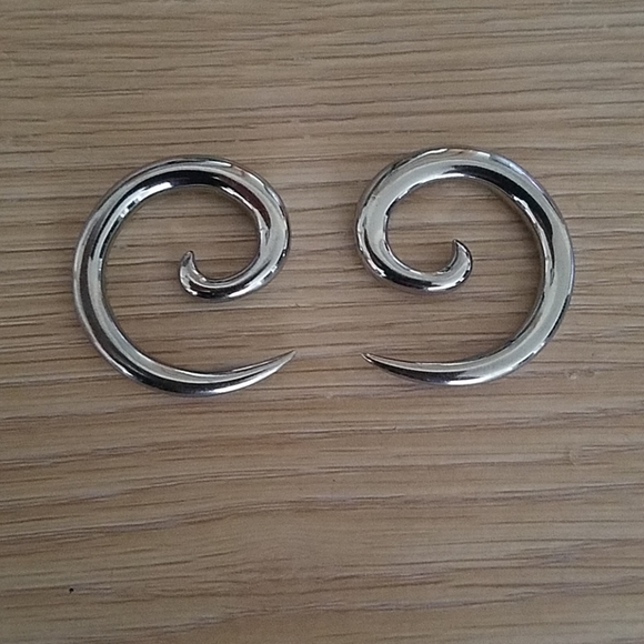 6 guage silver spiral ear weights - Picture 1 of 1
